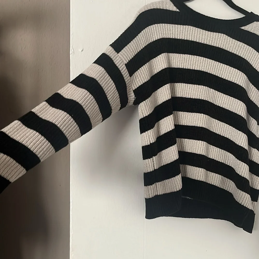 Black and White Striped Sweater - Picture 2 of 2